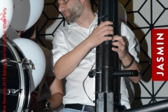 8952