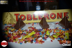 5853